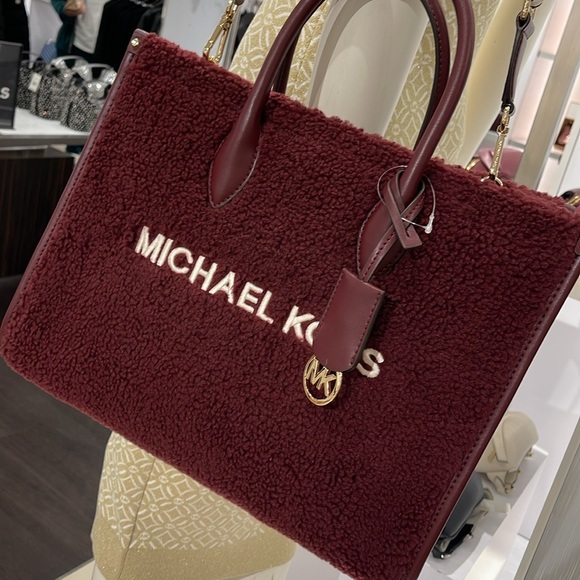 Michael Kors Medium SHEARLING MIRELLA Tote
Shoulder Bag Sherpa 
Oxblood 
NWT - Picture 16 of 16